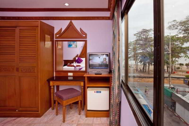 Patong Beach Bed And Breakfast Exterior foto
